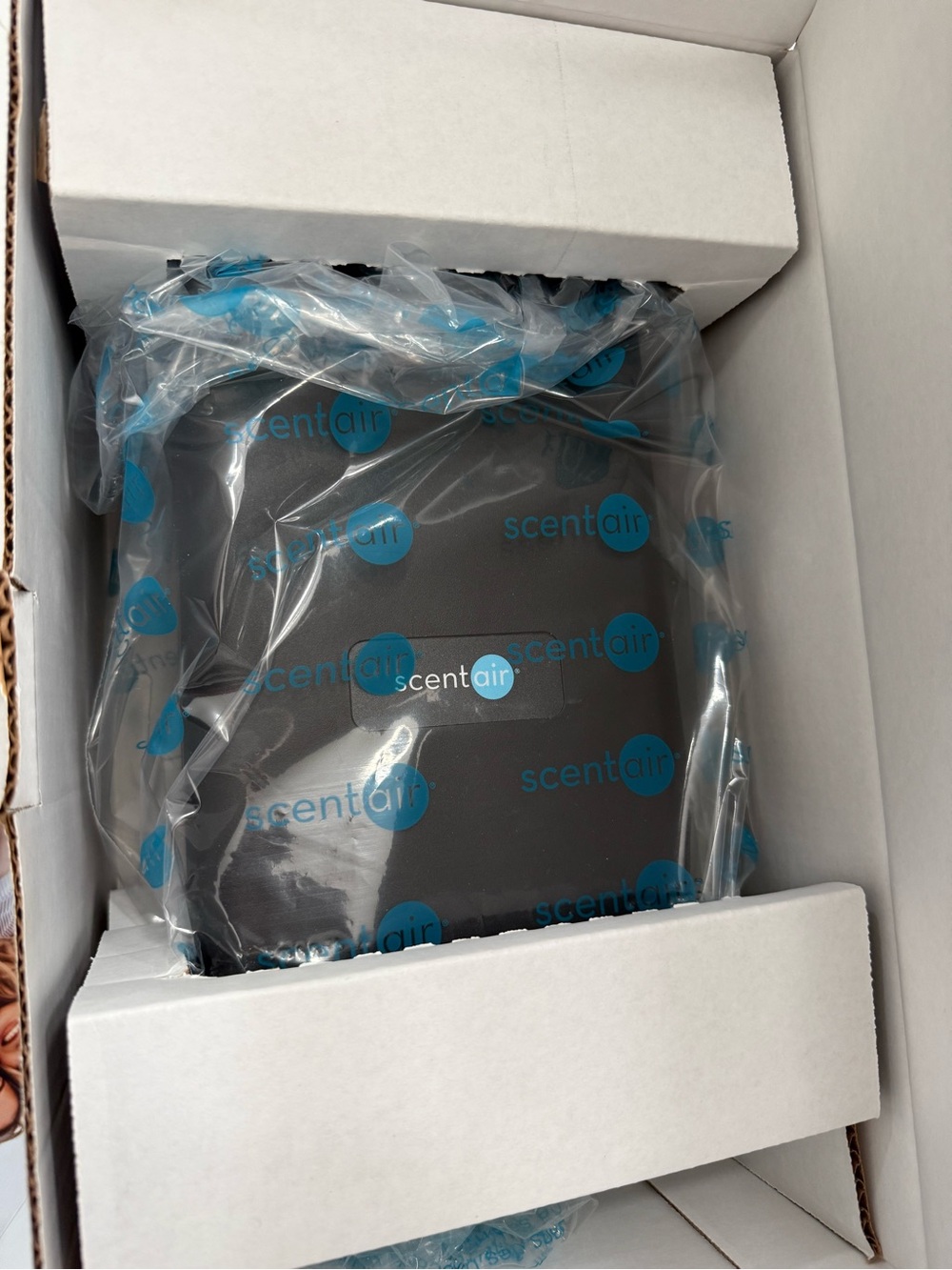 Brand New ScentAir Whisper HOME Diffuser - BLACK - Picture 3 of 4